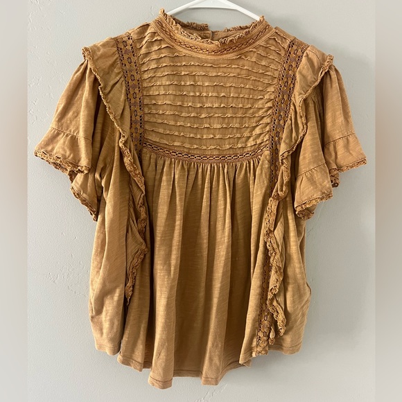 Free People Flutter Sleeve Top! Tan. Size Medium. - Picture 1 of 4